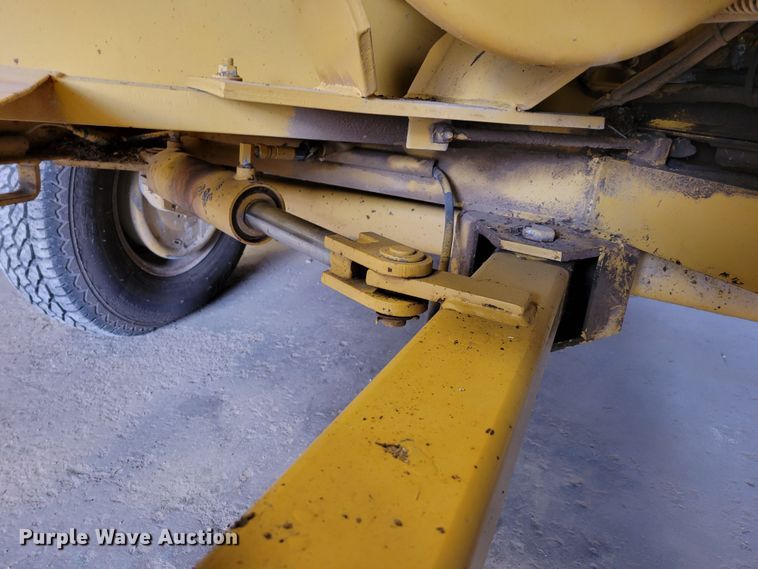 image for item LX9302 1992 Vermeer 1250BC  wood chipper