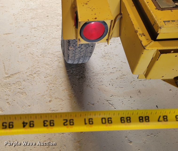 image for item LX9302 1992 Vermeer 1250BC  wood chipper