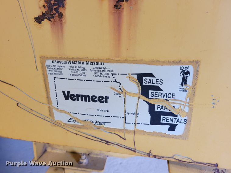 image for item LX9302 1992 Vermeer 1250BC  wood chipper