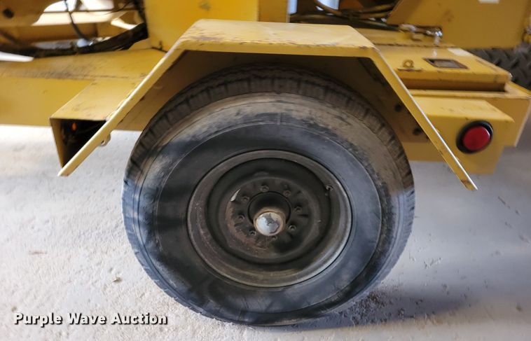 image for item LX9302 1992 Vermeer 1250BC  wood chipper