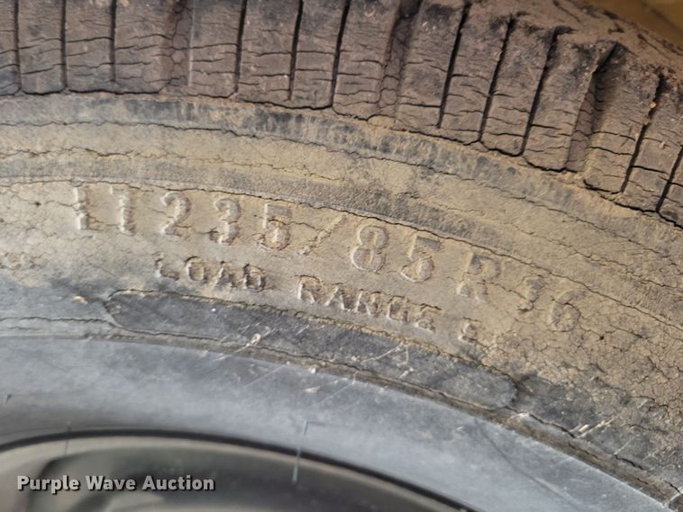 image for item LX9302 1992 Vermeer 1250BC  wood chipper