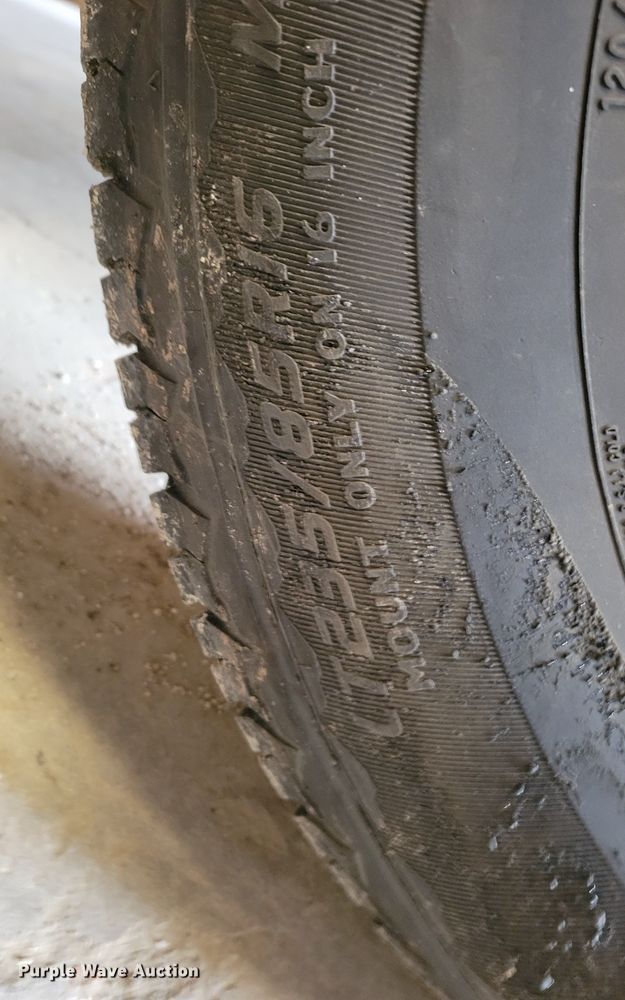 image for item LX9302 1992 Vermeer 1250BC  wood chipper