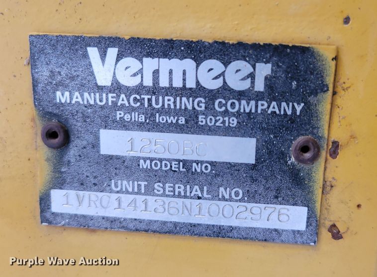 image for item LX9302 1992 Vermeer 1250BC  wood chipper