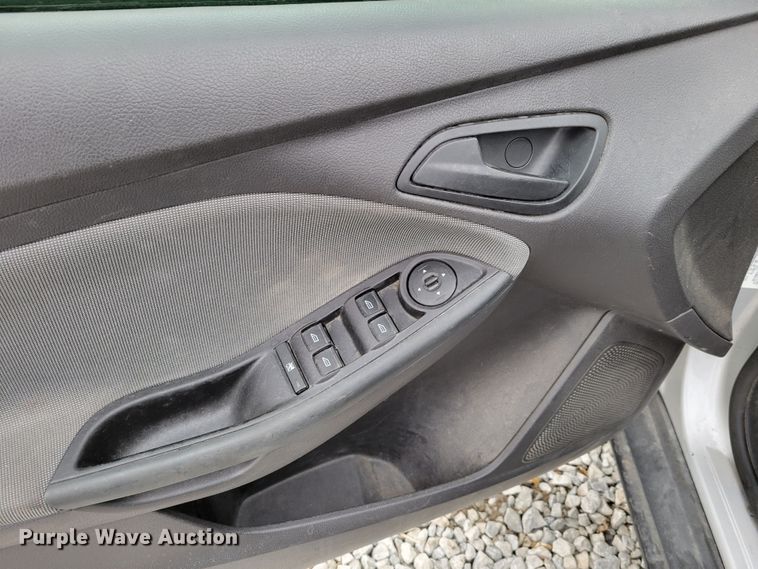 image for item LX9305 2012 Ford Focus SE