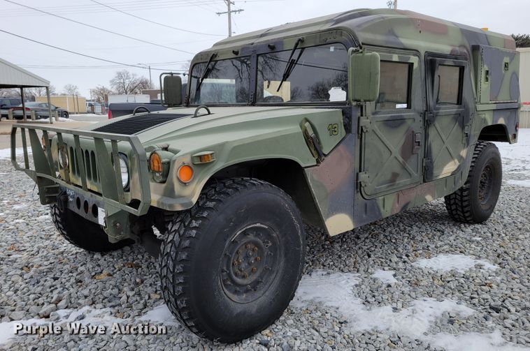 image for item LY9942 1989 Am General M998 HMMWV  SUV
