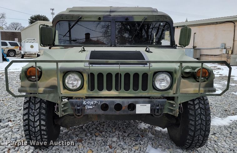 image for item LY9942 1989 Am General M998 HMMWV  SUV