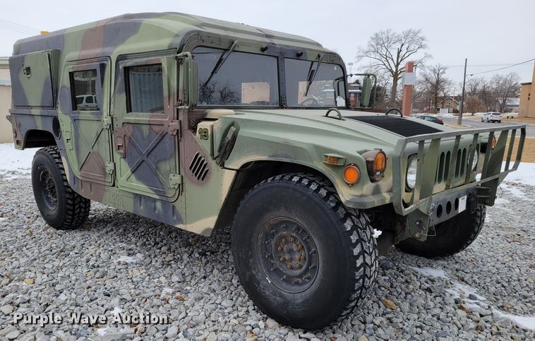 image for item LY9942 1989 Am General M998 HMMWV  SUV