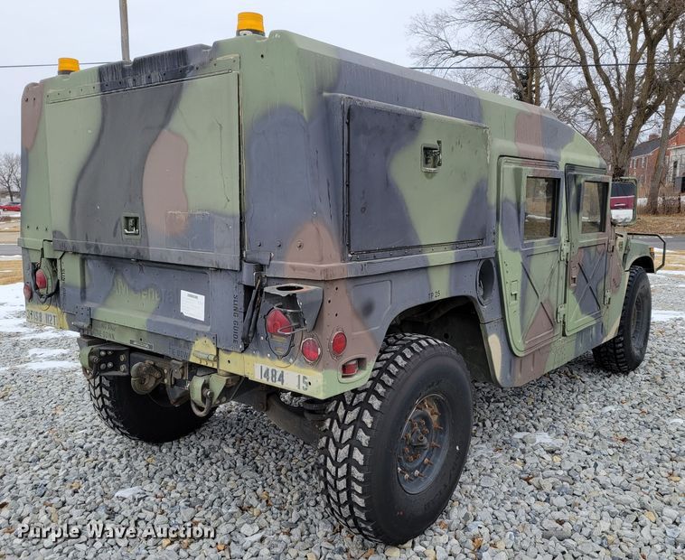 image for item LY9942 1989 Am General M998 HMMWV  SUV