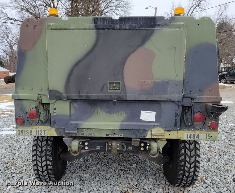 image for item LY9942 1989 Am General M998 HMMWV  SUV