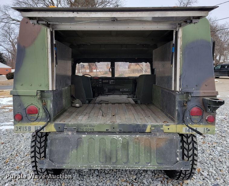 image for item LY9942 1989 Am General M998 HMMWV  SUV