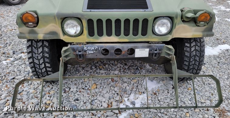 image for item LY9942 1989 Am General M998 HMMWV  SUV