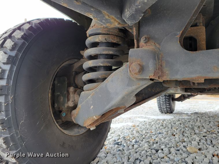 image for item LY9942 1989 Am General M998 HMMWV  SUV