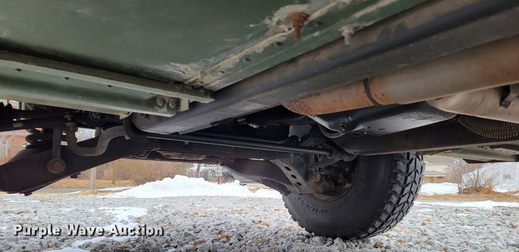 image for item LY9942 1989 Am General M998 HMMWV  SUV