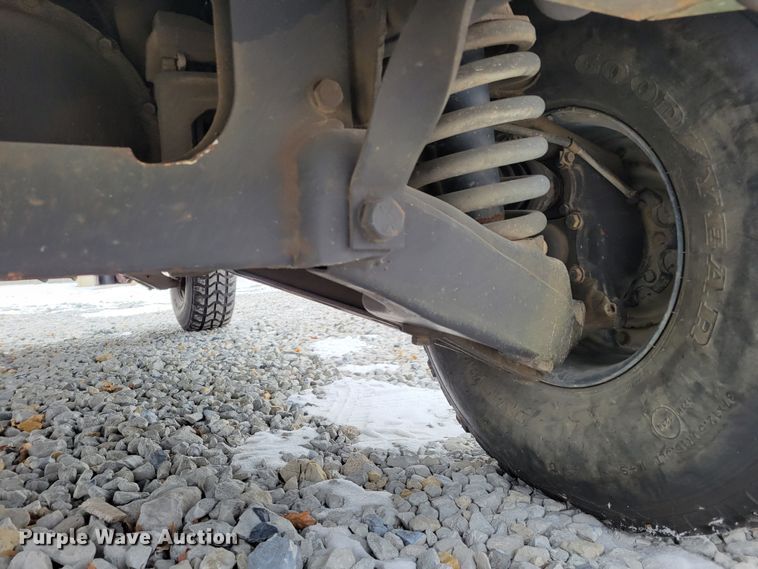 image for item LY9942 1989 Am General M998 HMMWV  SUV