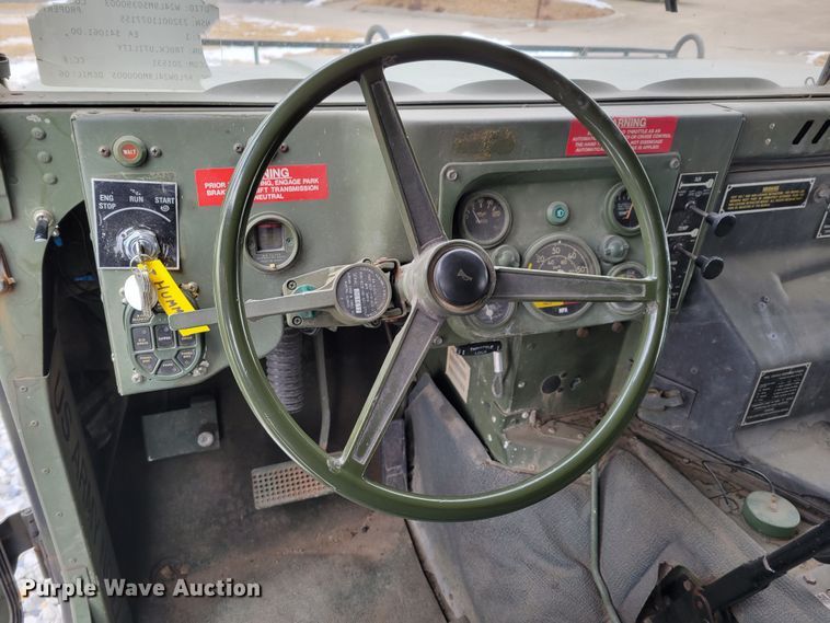 image for item LY9942 1989 Am General M998 HMMWV  SUV