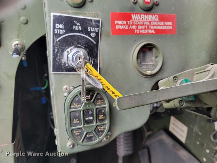 image for item LY9942 1989 Am General M998 HMMWV  SUV