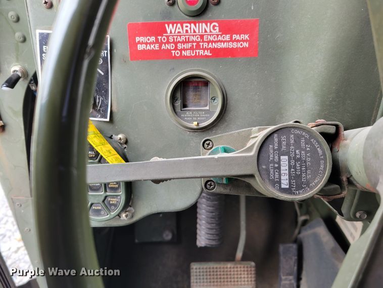 image for item LY9942 1989 Am General M998 HMMWV  SUV