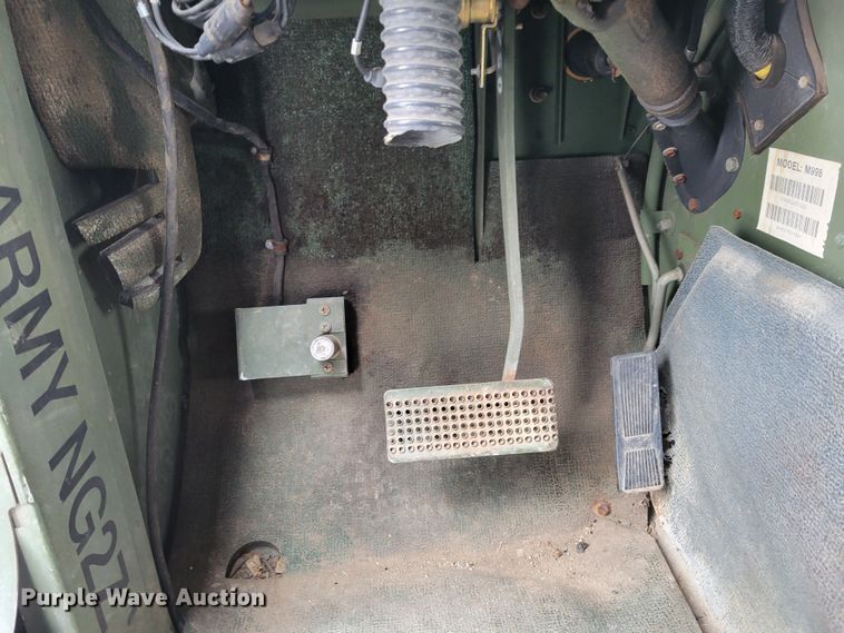 image for item LY9942 1989 Am General M998 HMMWV  SUV