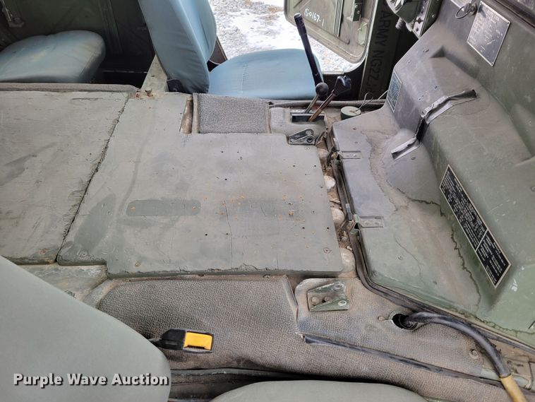 image for item LY9942 1989 Am General M998 HMMWV  SUV