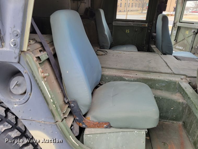 image for item LY9942 1989 Am General M998 HMMWV  SUV