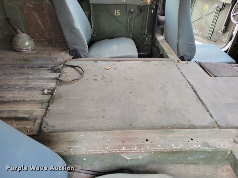 image for item LY9942 1989 Am General M998 HMMWV  SUV