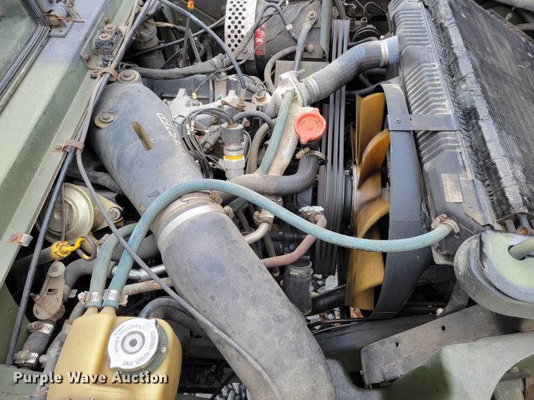 image for item LY9942 1989 Am General M998 HMMWV  SUV