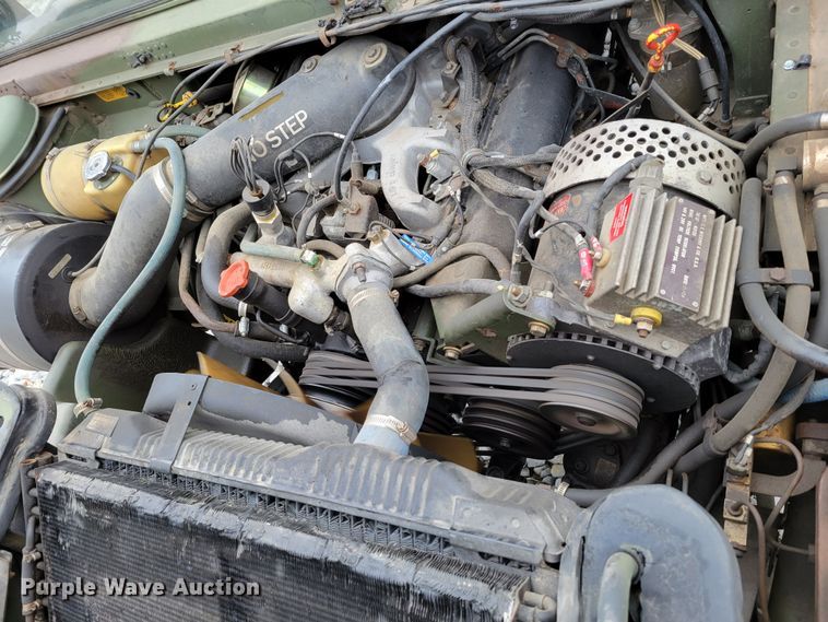 image for item LY9942 1989 Am General M998 HMMWV  SUV