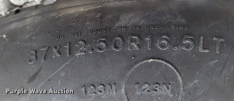 image for item LY9942 1989 Am General M998 HMMWV  SUV