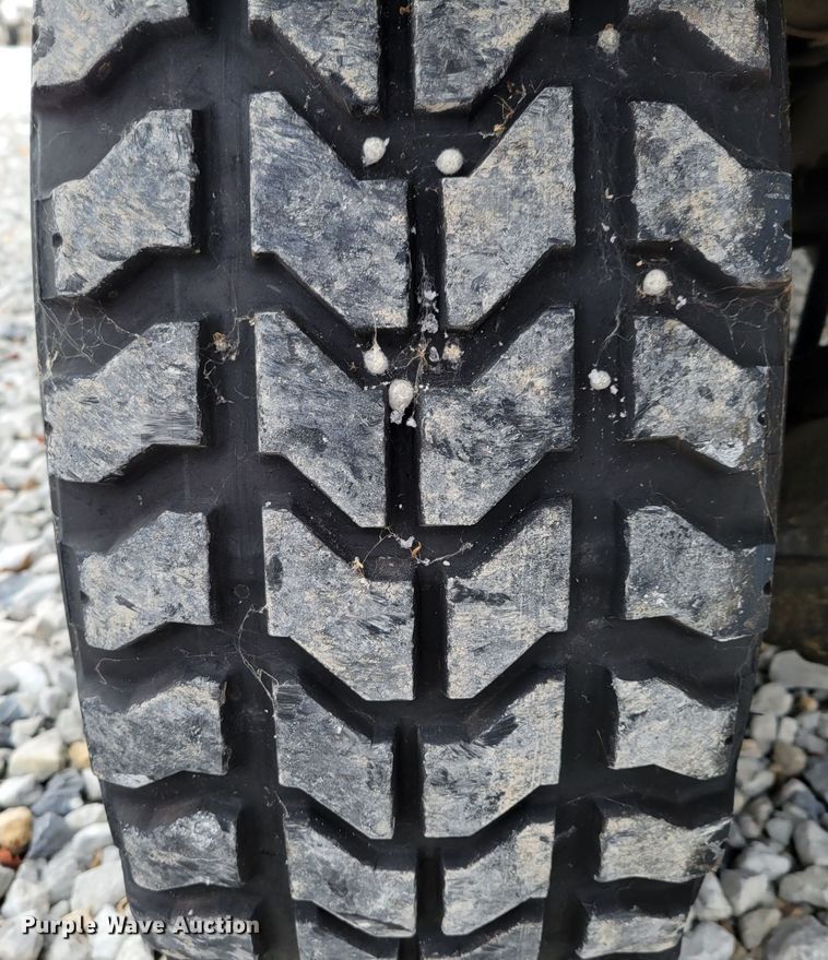 image for item LY9942 1989 Am General M998 HMMWV  SUV