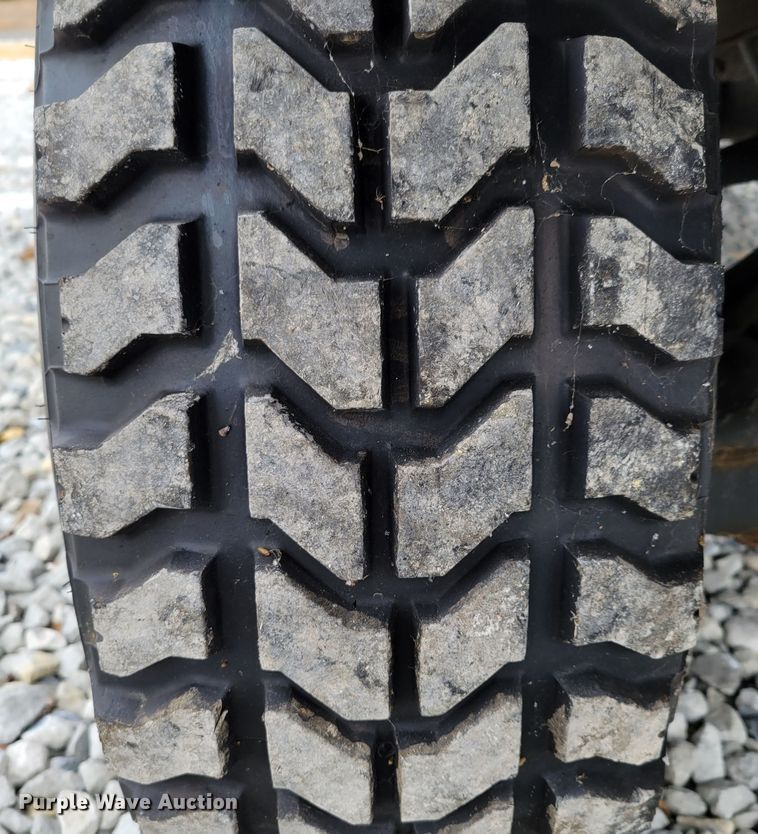 image for item LY9942 1989 Am General M998 HMMWV  SUV