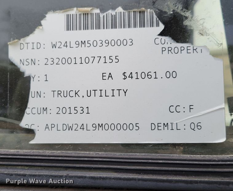 image for item LY9942 1989 Am General M998 HMMWV  SUV