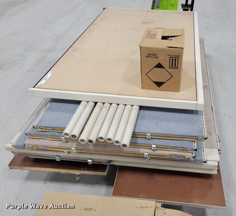 image for item LY9963 Approximately 10 office partitions