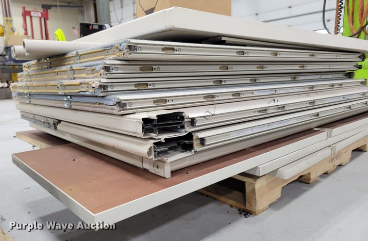 image for item LY9963 Approximately 10 office partitions