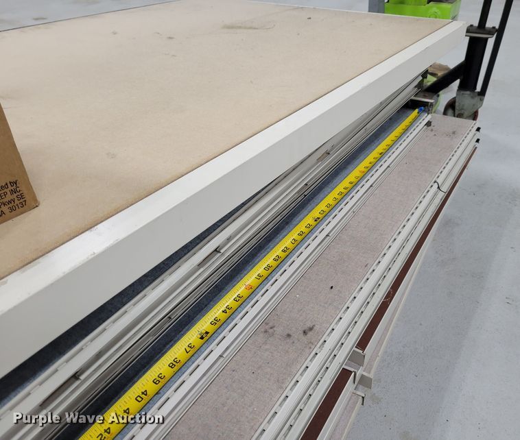 image for item LY9963 Approximately 10 office partitions