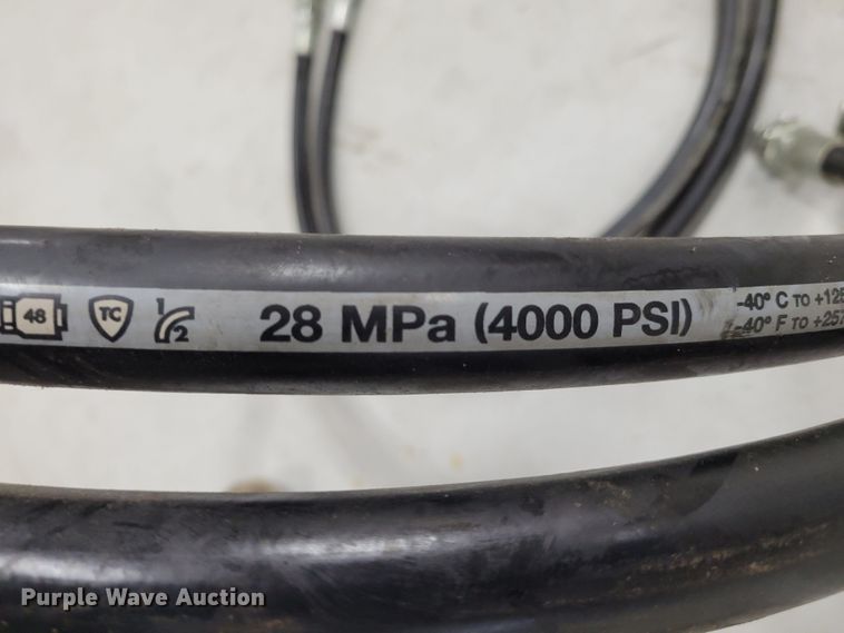 image for item LY9964 Approximately 15 hydraulic hoses