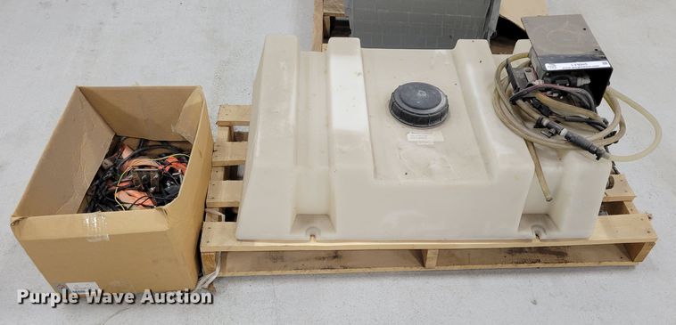 image for item LY9965 Skid steer water tank
