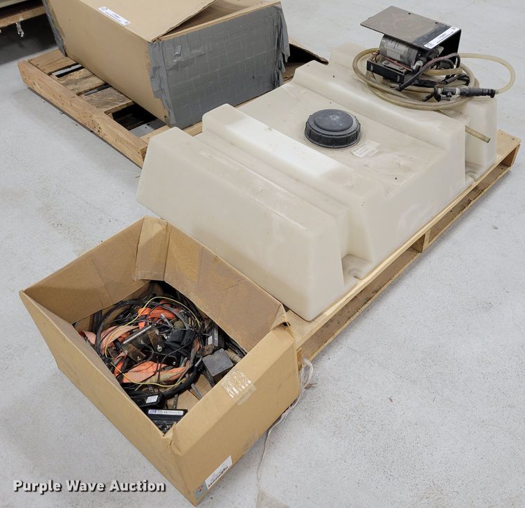 image for item LY9965 Skid steer water tank