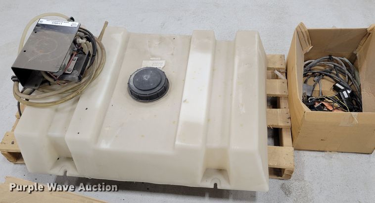 image for item LY9965 Skid steer water tank