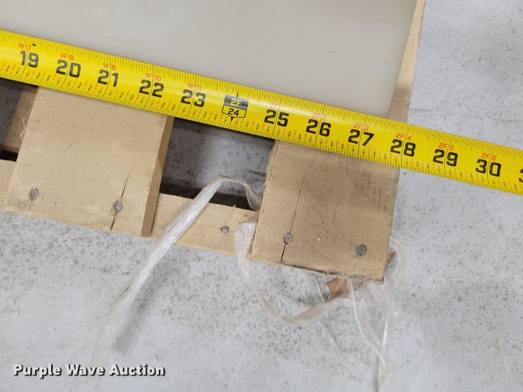 image for item LY9965 Skid steer water tank