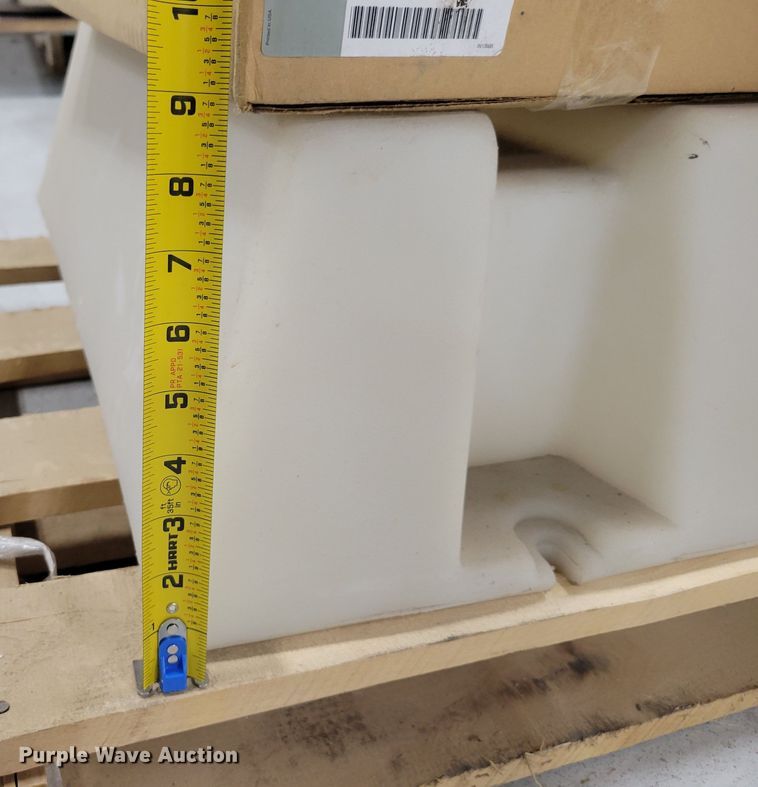 image for item LY9965 Skid steer water tank