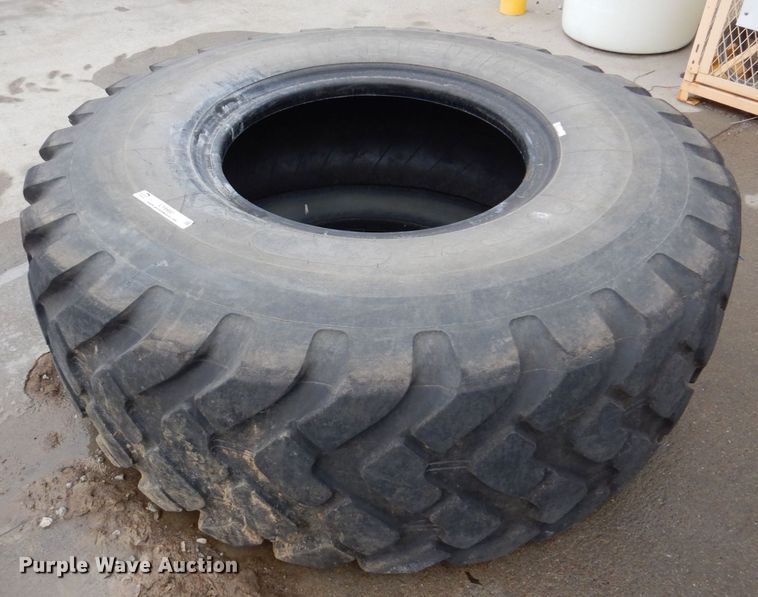 image for item LY9980 Michelin 20.5R20 tire