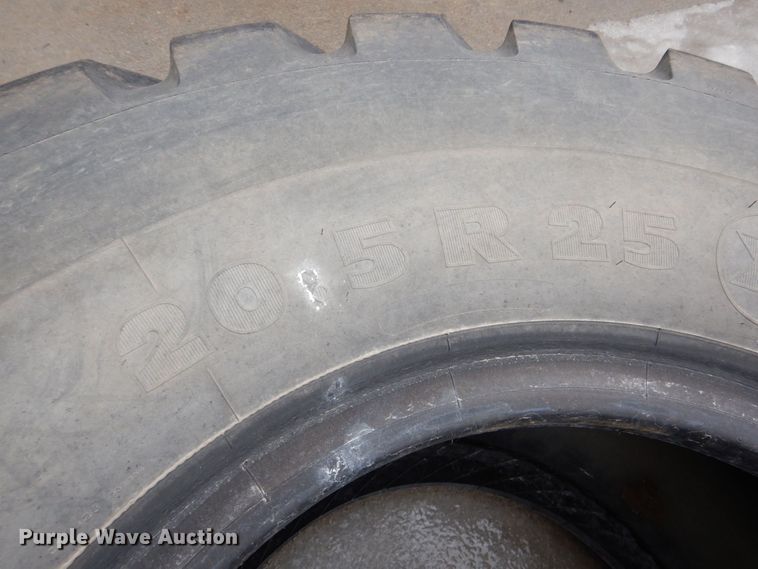 image for item LY9980 Michelin 20.5R20 tire