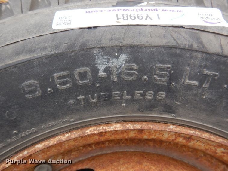 image for item LY9981 (5) tires and wheels
