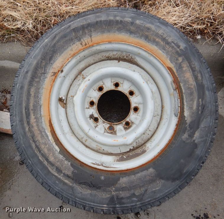 image for item LY9981 (5) tires and wheels