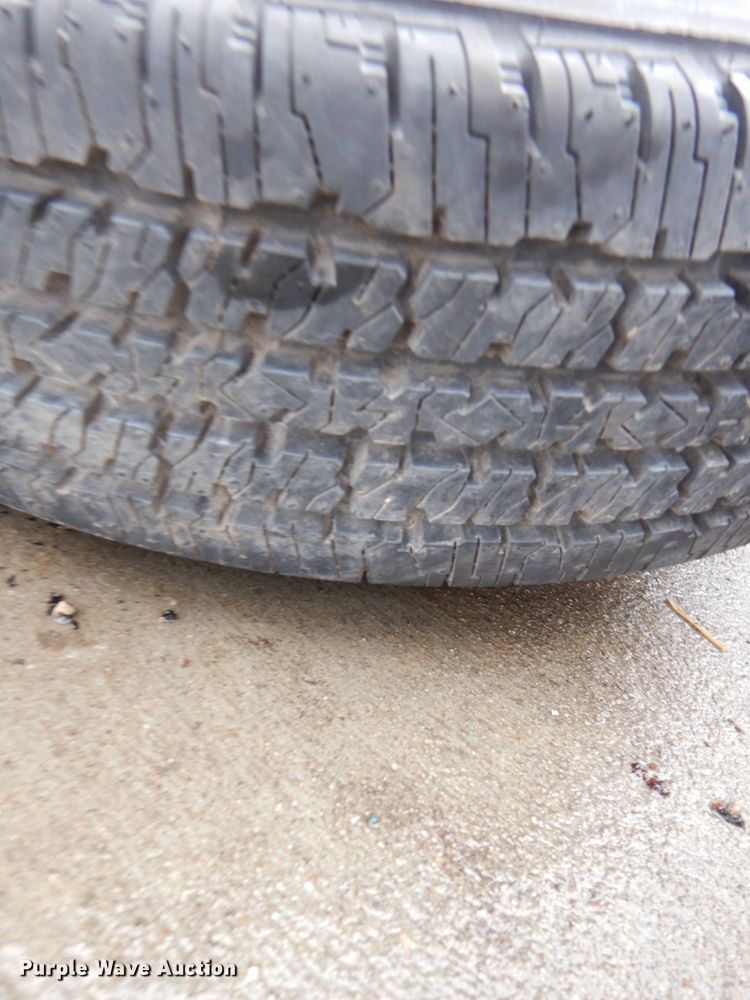 image for item LY9981 (5) tires and wheels