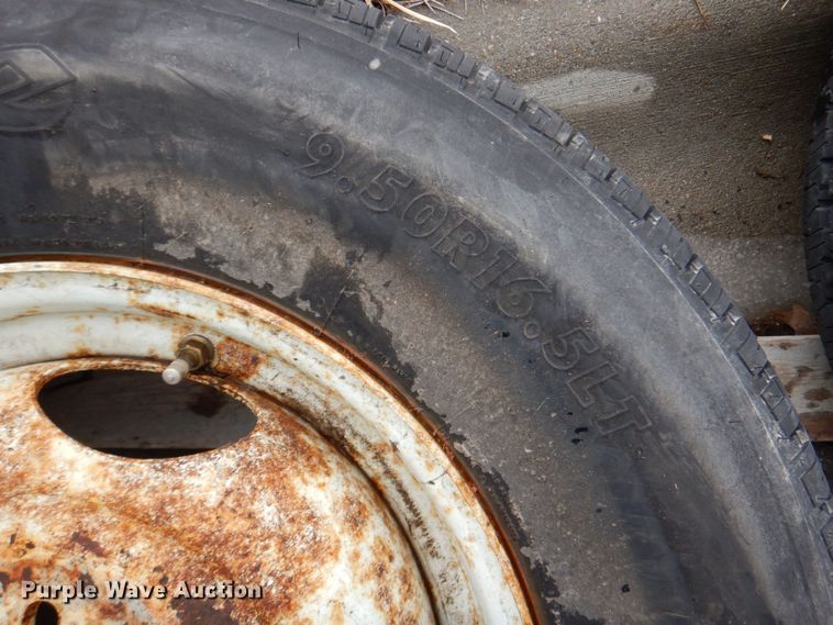 image for item LY9981 (5) tires and wheels