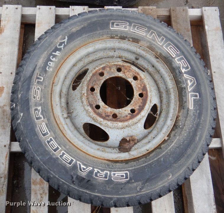 image for item LY9981 (5) tires and wheels