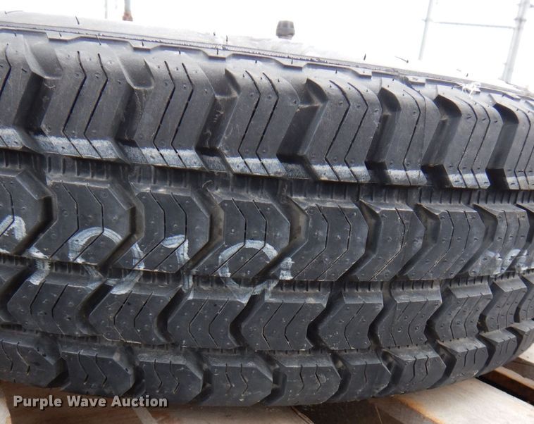 image for item LY9981 (5) tires and wheels
