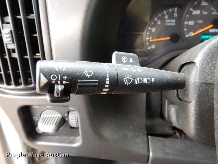 image for item MC9789 2009 Chevrolet C5500  prisoner transport shuttle bus