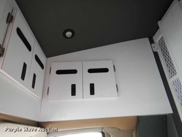 image for item MC9789 2009 Chevrolet C5500  prisoner transport shuttle bus